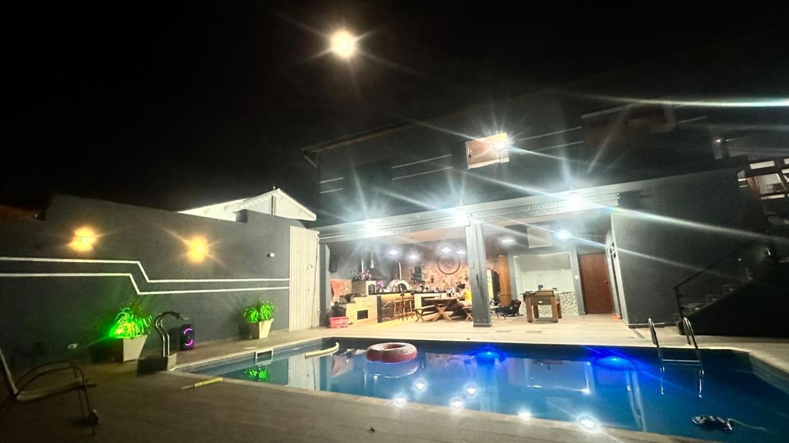 Chacara Gama Em Condominio Igarata-Sp - Jacuzzi Com Hidromassagem, Piscina E Sauna Bagian luar foto