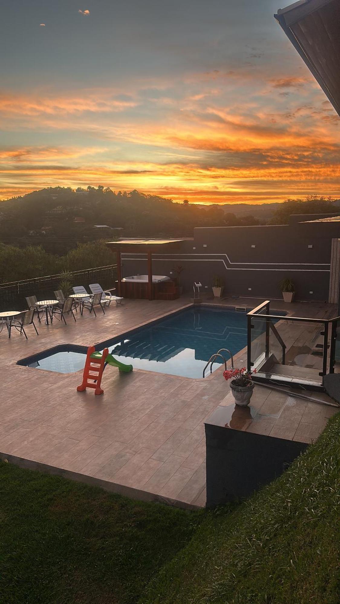 Chacara Gama Em Condominio Igarata-Sp - Jacuzzi Com Hidromassagem, Piscina E Sauna Bagian luar foto